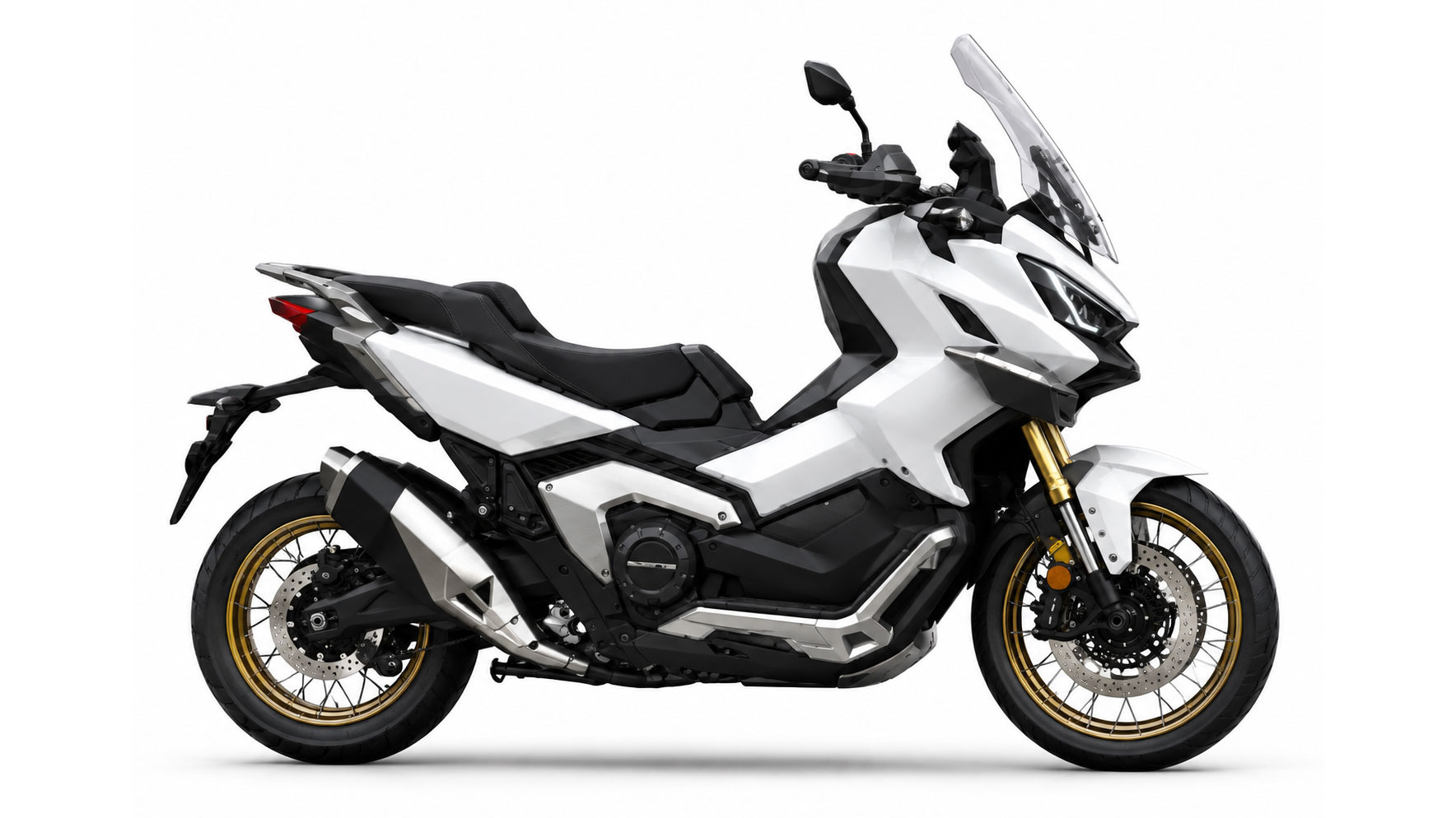 Les roues sur lesquelles le QJMotor X-Adventure 900 est censé rouler semblent être des modèles à rayons croisés sans chambre à air avec des pneus à profil grossier, de 17 pouces à l'avant et de 15 pouces à l'arrière - comme le Honda X-ADV