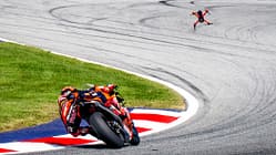 Red Bull-Drohne folgt MotoGP-Bike