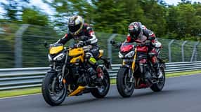 Triumph Speed Triple 1200 RS, Triumph Street Triple 765 RS Vergleichstest