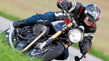 Die Moto Guzzi V11 Flacheisen des Guzziladen