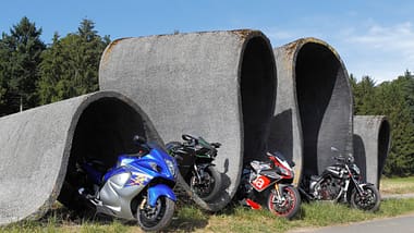 200-PS-Bikes im Praxistest