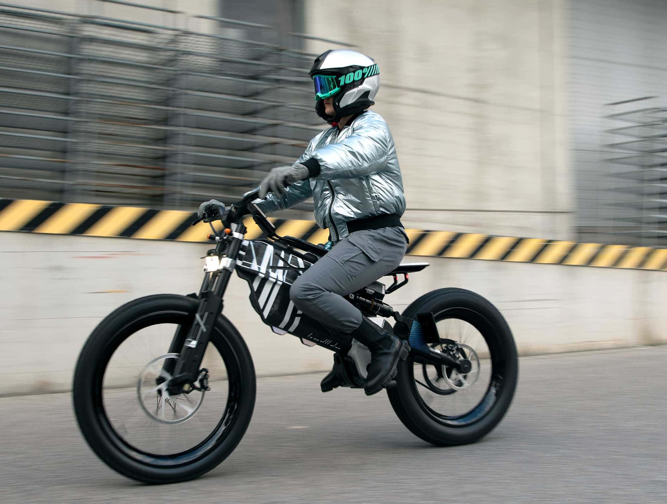 BMW Vision AMBY: Schnelles Fahrrad ohne Pedale
