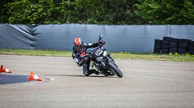 MOTORRAD action team Kurvenschule Fahrtraining Baden Airpark