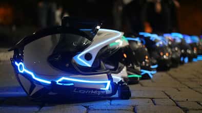 Lightmode-Helmnachrüstsets.