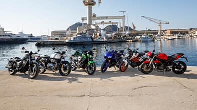 Vergleichstest: Kawasaki Z 400, KTM 390 Duke, Yamaha YZF-R3, Royal Enfield Continental GT 650, Triumph Street Triple S A2-Version, Honda CMX 500 Rebel