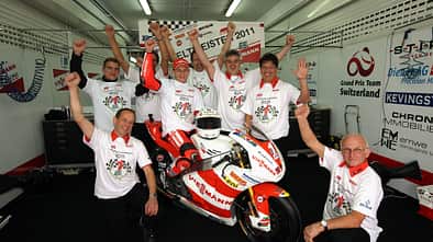 Kiefer Racing und Stefan Bradl 2011 WM-Titel Valencia
