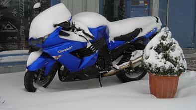 Motorrad Winterpause Schnee