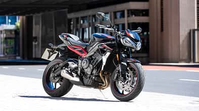 Triumph Street Triple R  Sperrfrist 11.2.13.00 Uhr