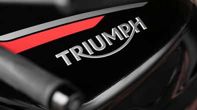 Triumph Street Triple R  Sperrfrist 11.2.13.00 Uhr