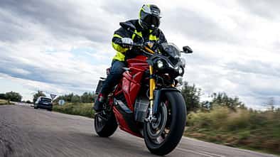 Energica Ego Ribelle im Fahrbericht.