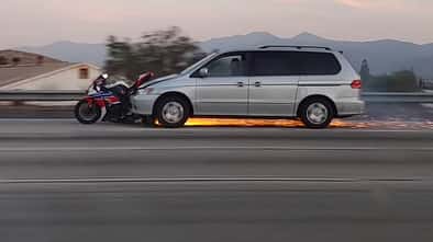 YouTube Motorrad in Auto