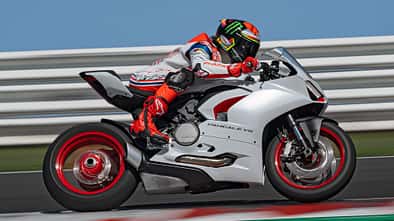 Ducati Panigale V2.