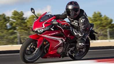 Honda CBR 400 R (2020).