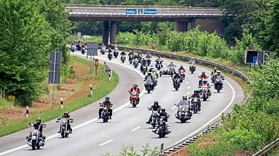 Motorrad-Demo, Fahren in der Gruppe