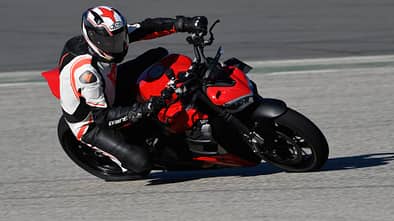 Ducati Streetfighter V2 Fahrbericht