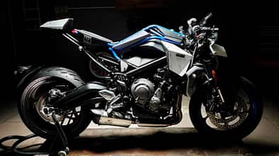 Triumph Trident 660 Iron Macchina
