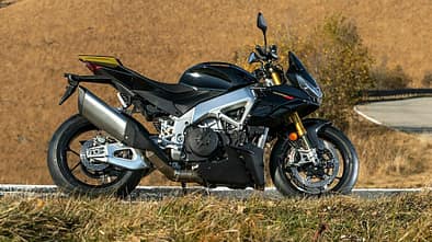 Aprilia Tuono V4 Factory Ultra Dark 2022