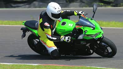Kawasaki Ninja ZX-25R Fahrbericht