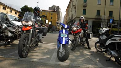 Wo darf ich mein Motorrad parken?