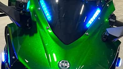 Kawasaki Ninja H2 SX mit Kompressor als ziviles Video-Motorrad der Polizei North Yorkshire Police