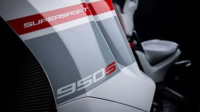 Ducati Supersport V2 950 2023