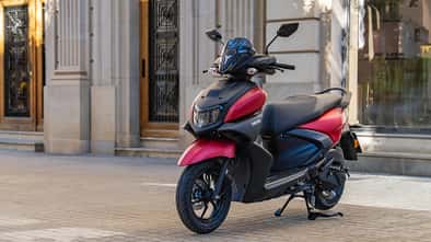 Yamaha RayZR 125 Hybrid Roller Scooter (2024)