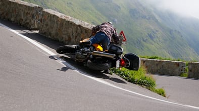 Umfaller Unfall Sturz Stilfser Joch Kehre Kurve Fahrtechnik