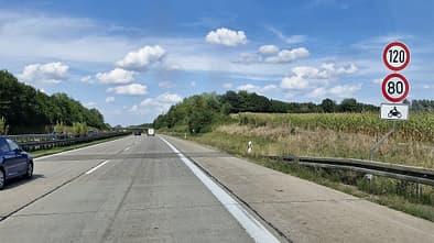 Tempolimit 80 für Motorräder auf der A7 Tempolimit 80 für Motorräder auf der A7