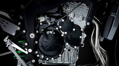 Motor Kawasaki Ninja ZX-6R (2025)