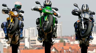 Motorrad-Wheelie lernen