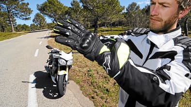 Motorrad-Handschuh-Pflicht Motorrad-Handschuh-Pflicht