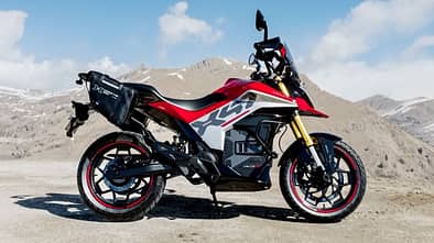 Ultraviolette X47 Crossover Elektro-Enduro (09/2025)