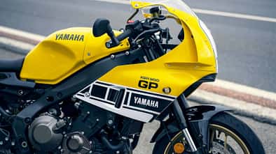 Yamaha XSR 900 GP Legend Yellow Kenny Roberts (2026)