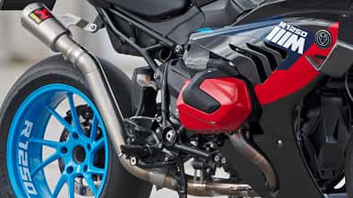 Motojungle-BMW R 1250 M Sportboxer