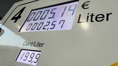 Motorräder mit niedrigem Verbrauch im Test von MOTORRAD