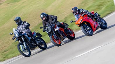 KTM 990 Duke, Rieju Rally 307, Ducati Panigale V2S