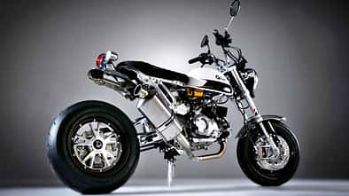 Honda Monkey 125 als Custombike mit Einarmschwinge von G-Craft