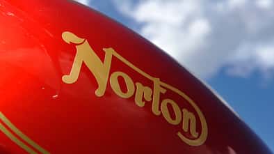 Norton 850 Commando, Schriftzug, Tank