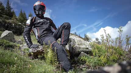 Textilkombi Textilkombis im Vergleichstest Dainese Racing 3 D Dry