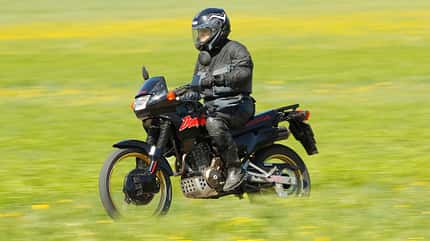 Honda NX 650 Dominator im Fokus Honda NX 650 Dominator im Fokus