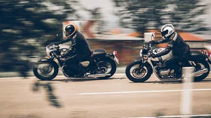 Retro, Cafe Racer, Classic Kawasaki W 800 Cafe vs. Royal Enfield Continental GT 650