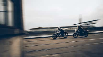 Kawasaki W 800 Cafe vs. Royal Enfield Continental GT 650