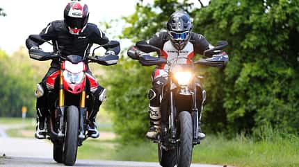 Supermoto KTM 690 SMC-R und Ducati Hypermotard 950 SP