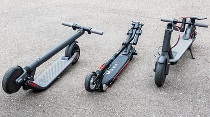 E-Scooter Elektro Tretroller Test Vergleich BMW X2 City Metz Moover Xiaomi M365 Moovi Ninebot ES2