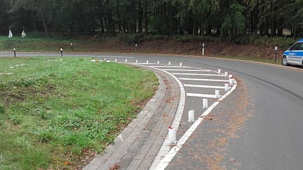 kurve, lueneburg, pfosten, polizei Beliebte Motorradkurve im Landkreis Lüneburg