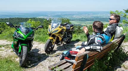 Sporttourer BMW R 1250 RS, Kawasaki Z 1000 SX
