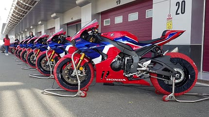 Honda CBR 1100 Fireblade RR-R Honda CBR 1100 Fireblade RR-R