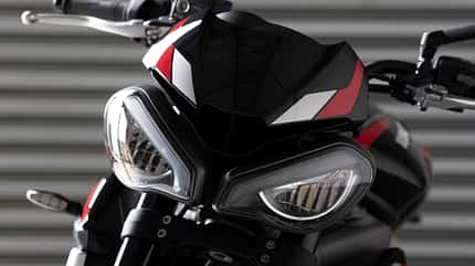 022020, Triumph Street Triple R Sperrfrist 11.2.13.00 Uhr Triumph Street Triple R Sperrfrist 11.2.13.00 Uhr