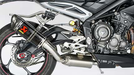triumph, dauertest, zubehoer Triumph Street Triple RS im Dauertest - Zubehör: Akrapovic-Auspuff.