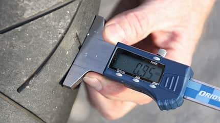 03/2020, Reifen Profiltiefe messen Reifen Profiltiefe messen